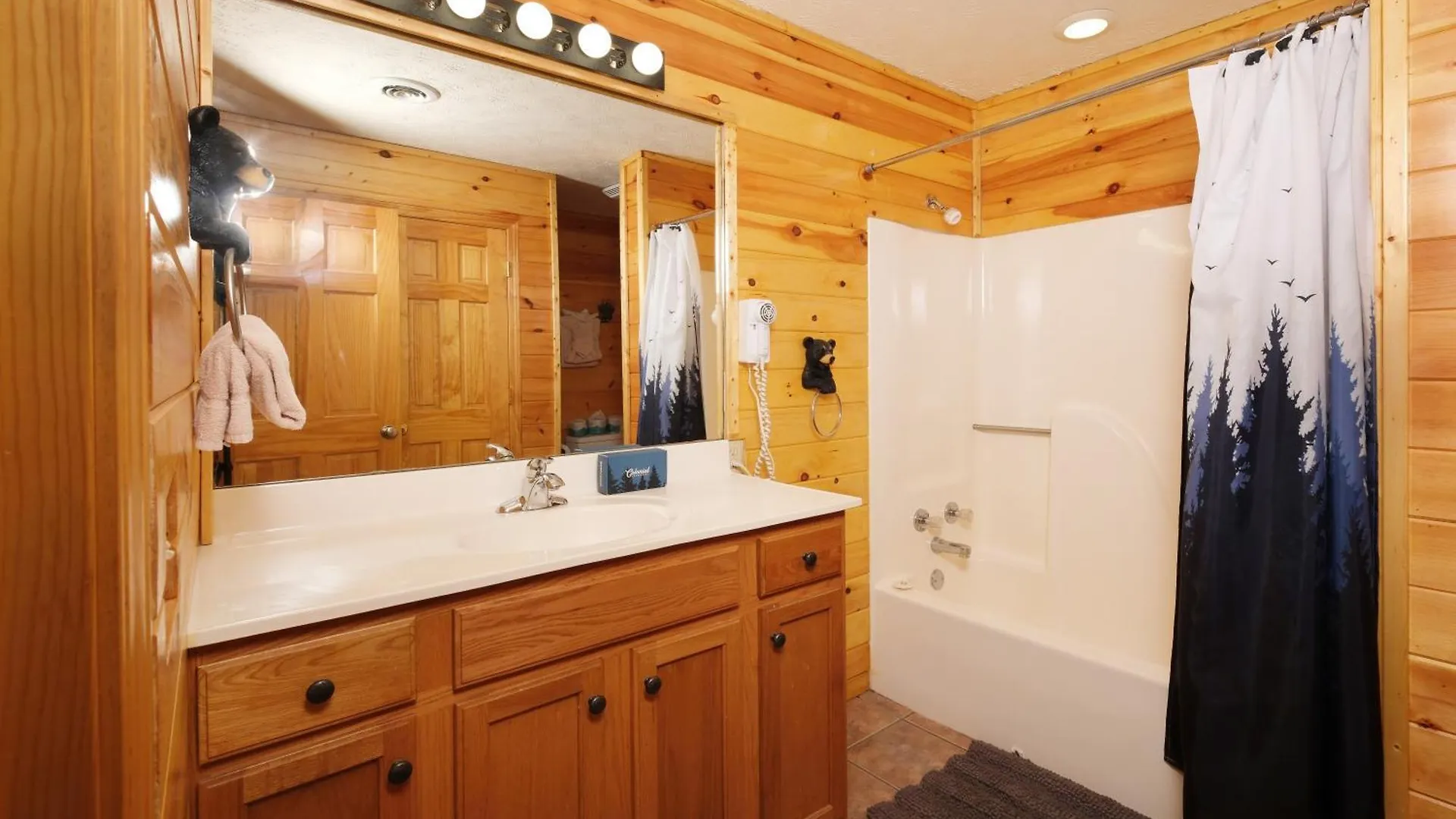 Holiday home 6br W Outdoor Pool Just 3 Min To Pigeon Forge! Free Attraction Tickets Gameroom Hot Tub