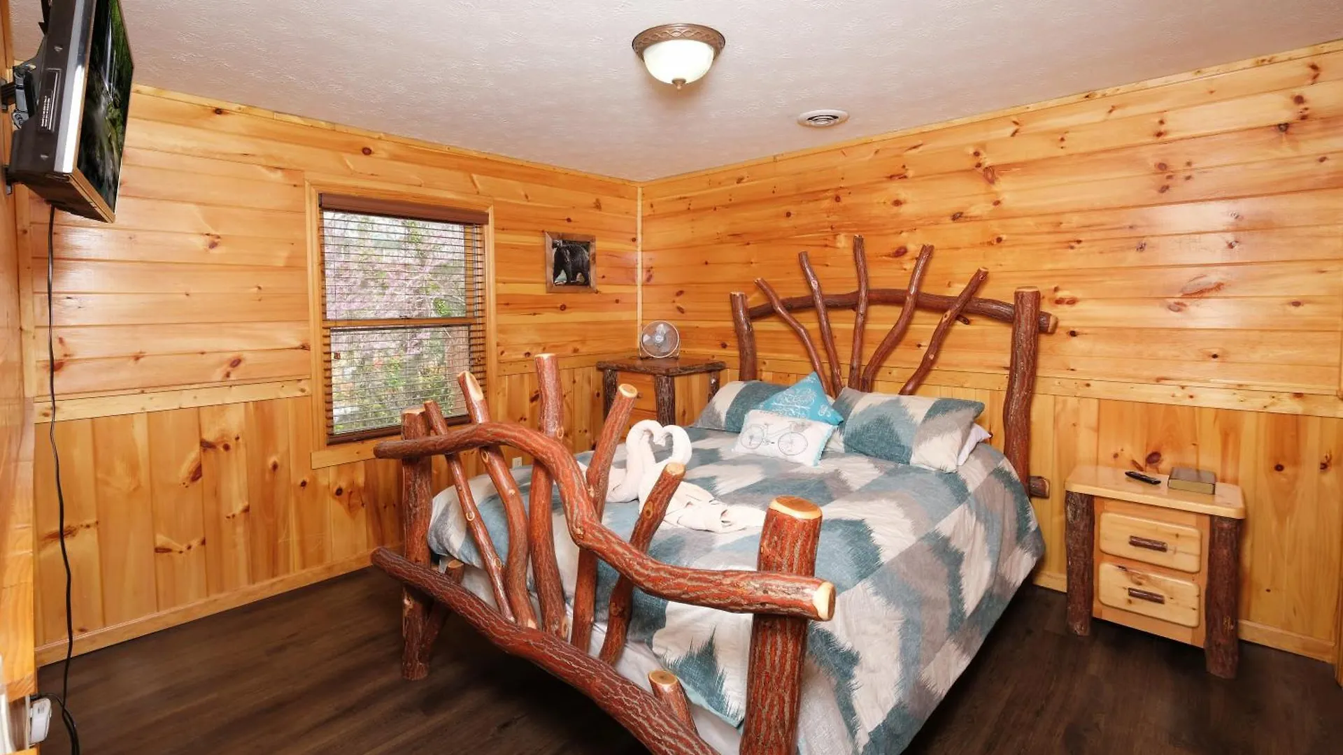 Holiday home 6br W Outdoor Pool Just 3 Min To Pigeon Forge! Free Attraction Tickets Gameroom Hot Tub Pigeon Forge