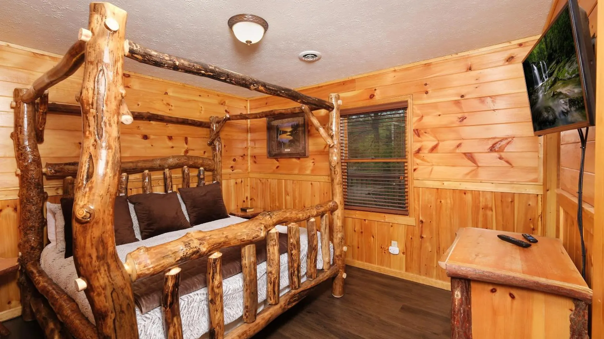 6br W Outdoor Pool Just 3 Min To Pigeon Forge! Free Attraction Tickets Gameroom Hot Tub Holiday home *