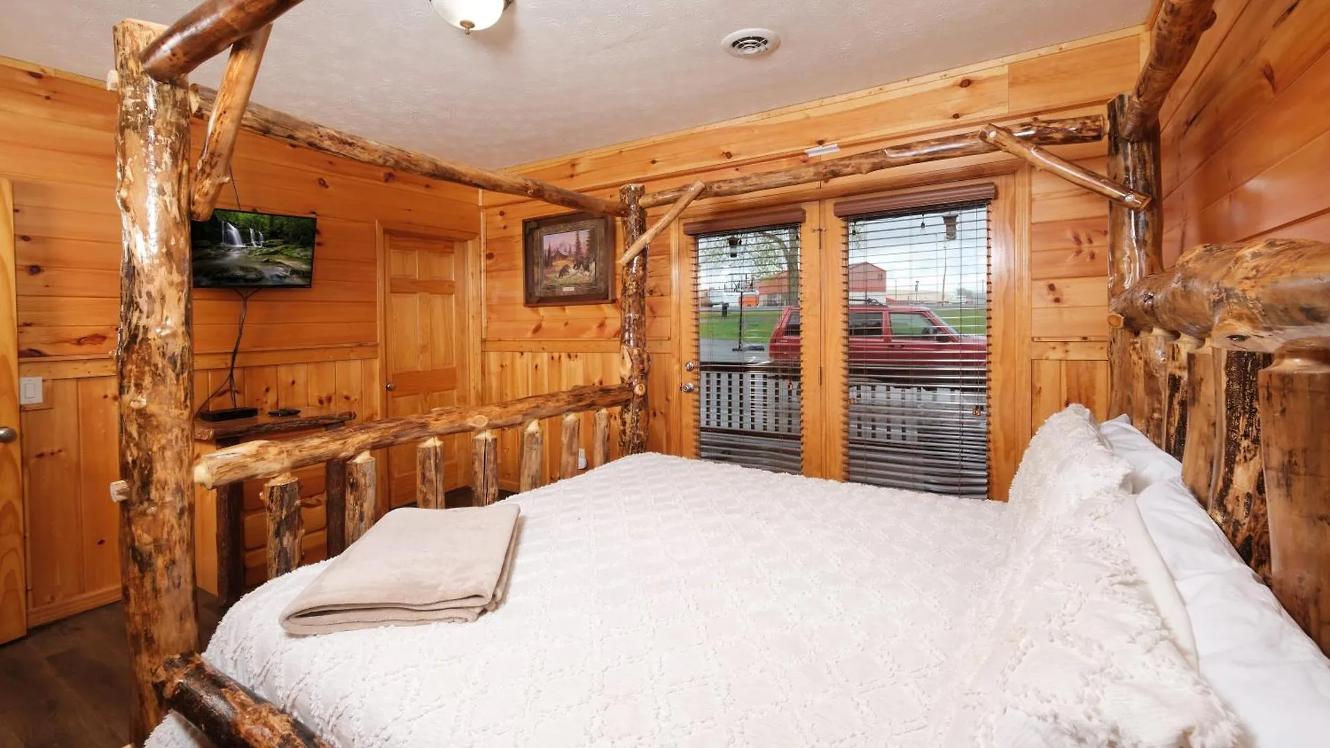 6br W Outdoor Pool Just 3 Min To Pigeon Forge! Free Attraction Tickets Gameroom Hot Tub Holiday home