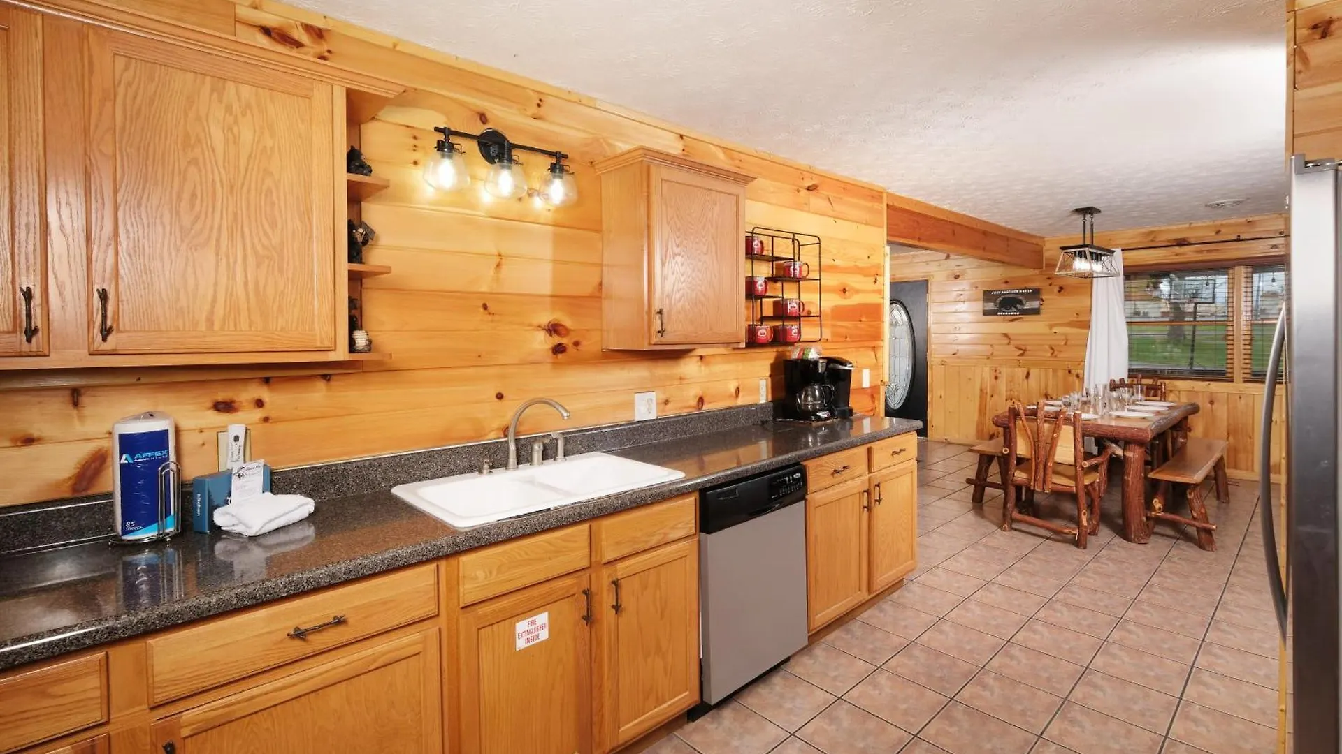 6br W Outdoor Pool Just 3 Min To Pigeon Forge! Free Attraction Tickets Gameroom Hot Tub Pigeon Forge