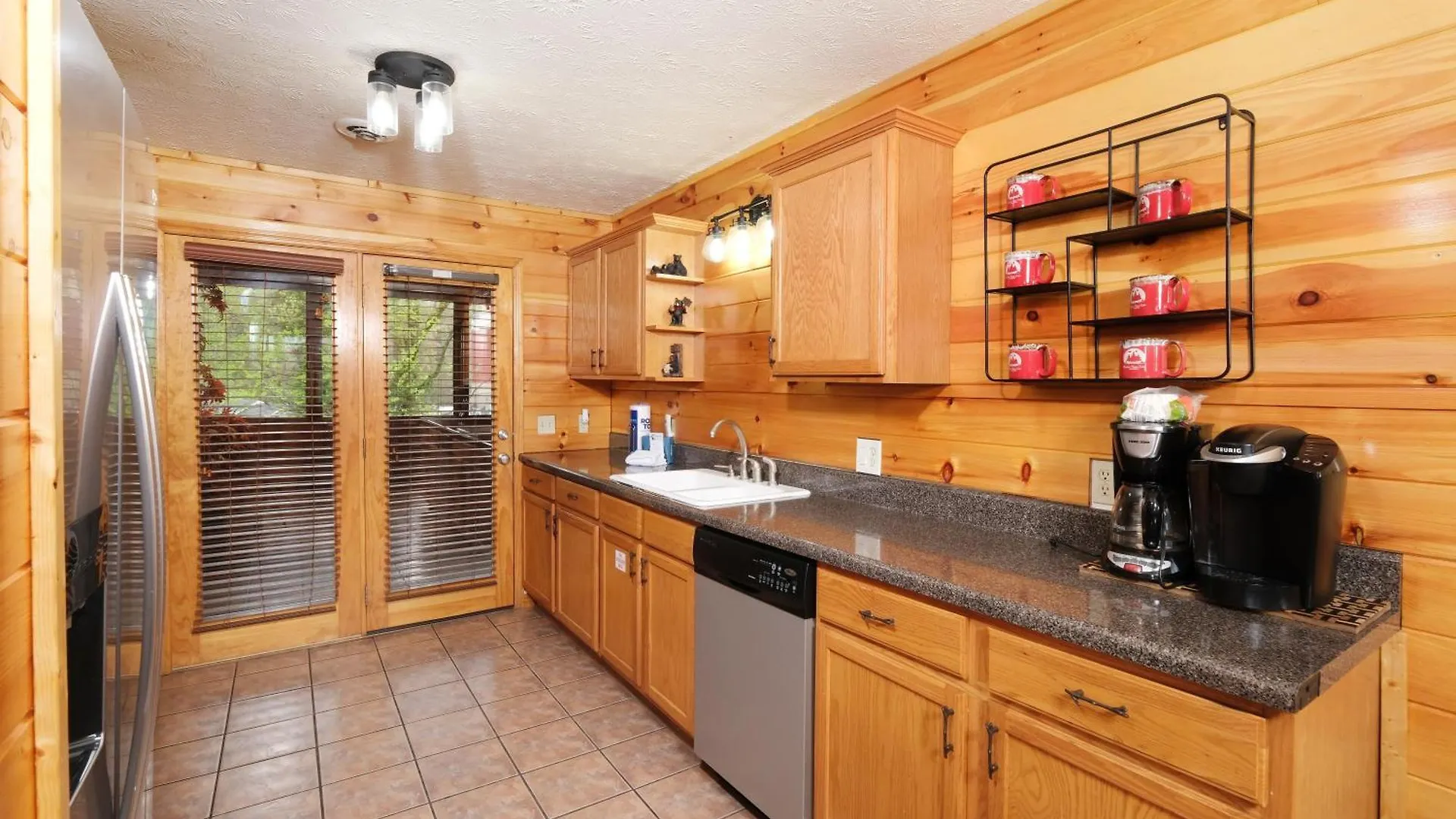 6br W Outdoor Pool Just 3 Min To Pigeon Forge! Free Attraction Tickets Gameroom Hot Tub Holiday home