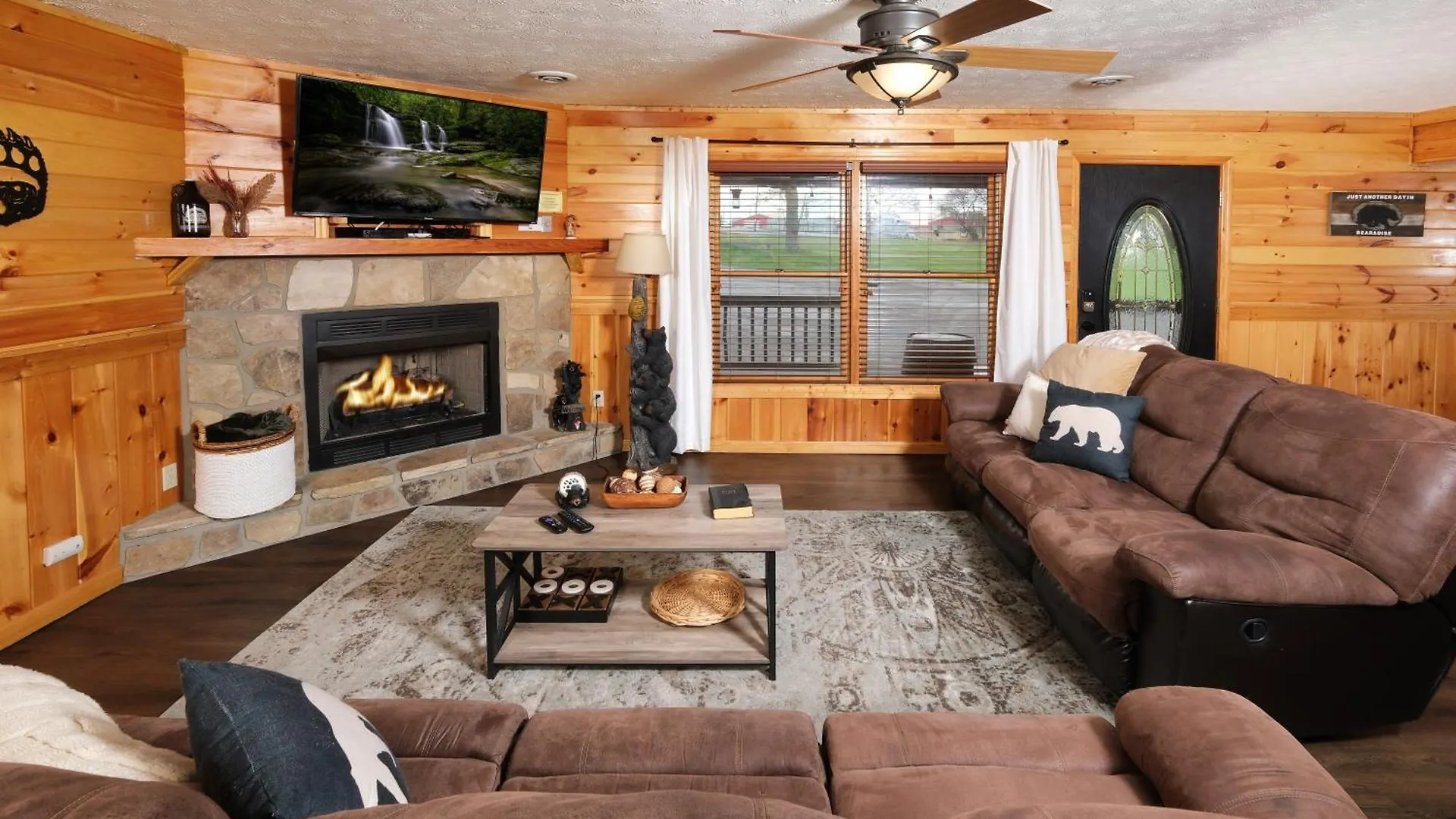6br W Outdoor Pool Just 3 Min To Pigeon Forge! Free Attraction Tickets Gameroom Hot Tub