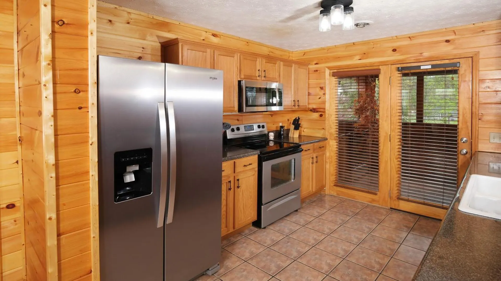 Holiday home 6br W Outdoor Pool Just 3 Min To Pigeon Forge! Free Attraction Tickets Gameroom Hot Tub