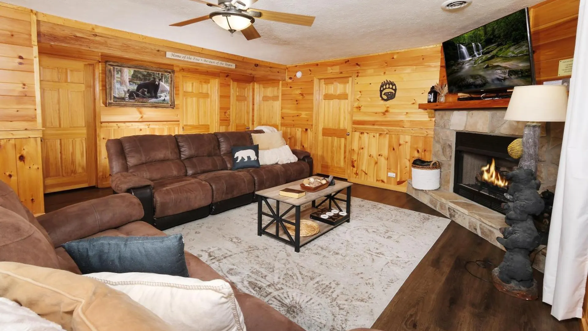 6br W Outdoor Pool Just 3 Min To Pigeon Forge! Free Attraction Tickets Gameroom Hot Tub Holiday home