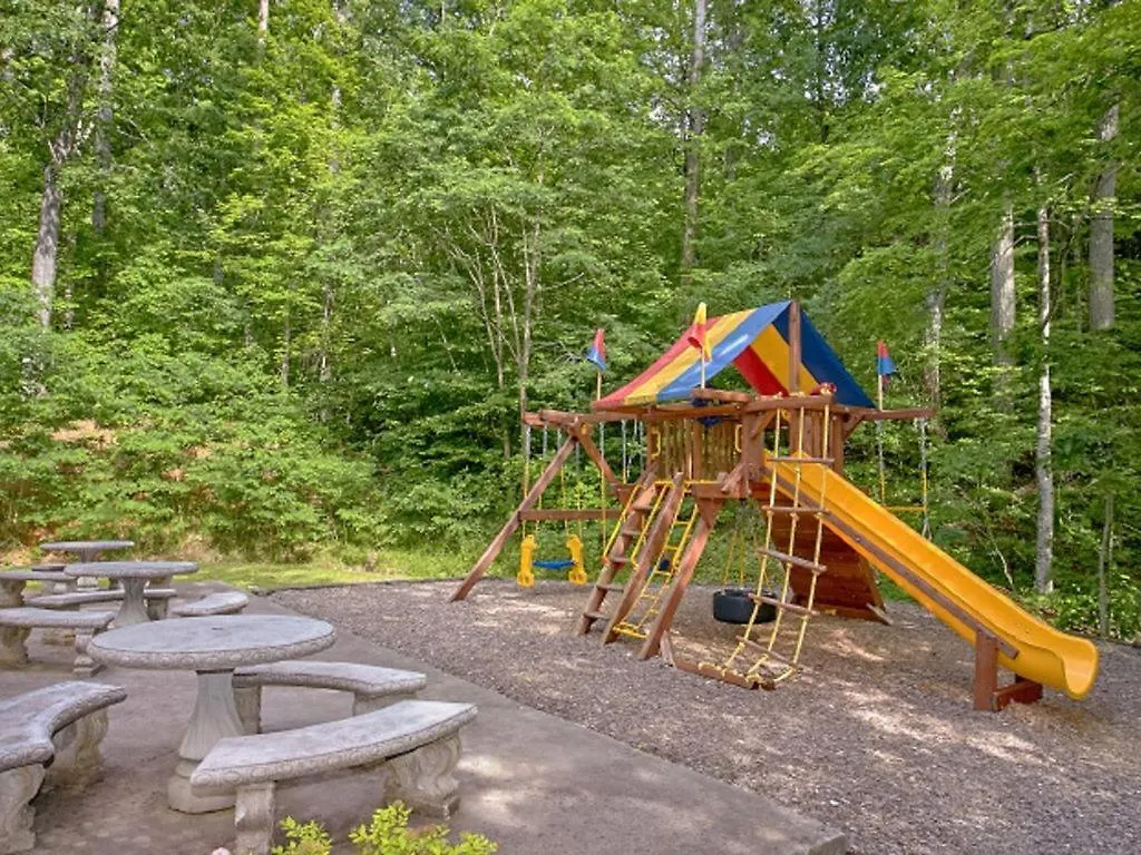 Charming 2br Mountain Views! Hot Tub Holiday home