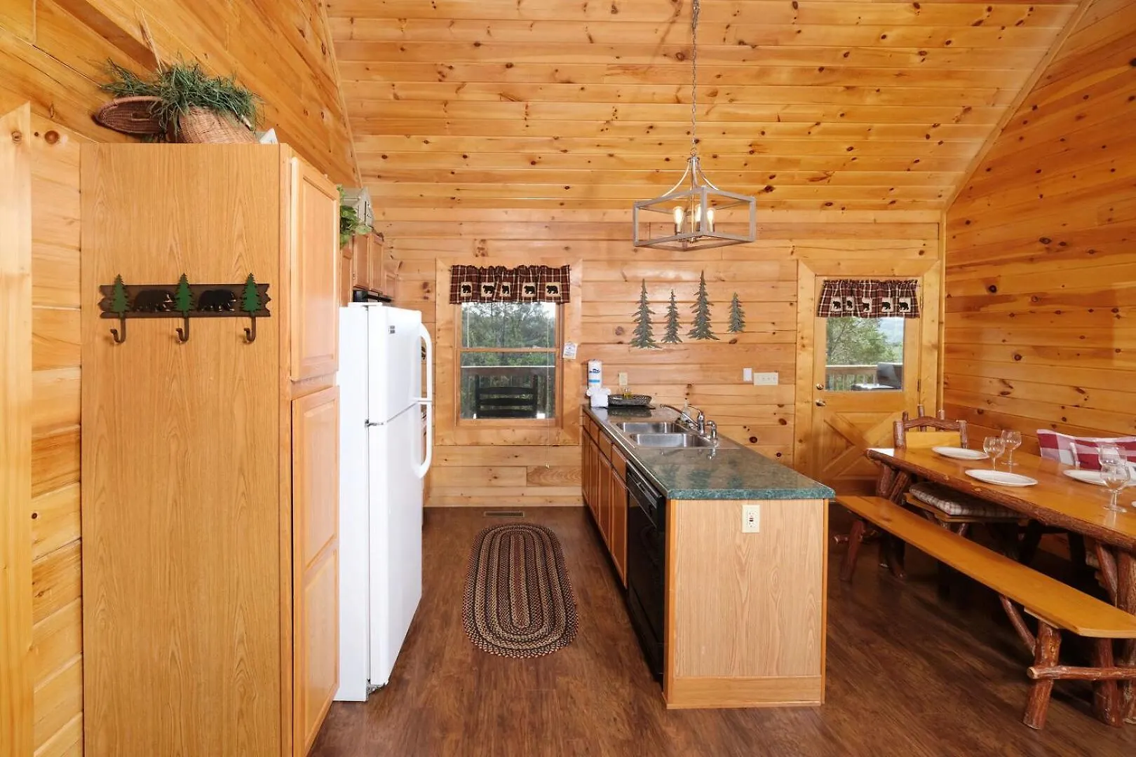 Holiday home Charming 2br Mountain Views! Hot Tub