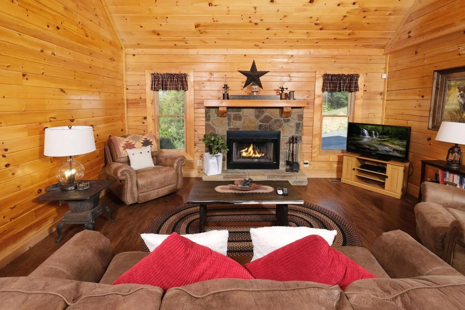 Holiday home Charming 2br Mountain Views! Hot Tub *