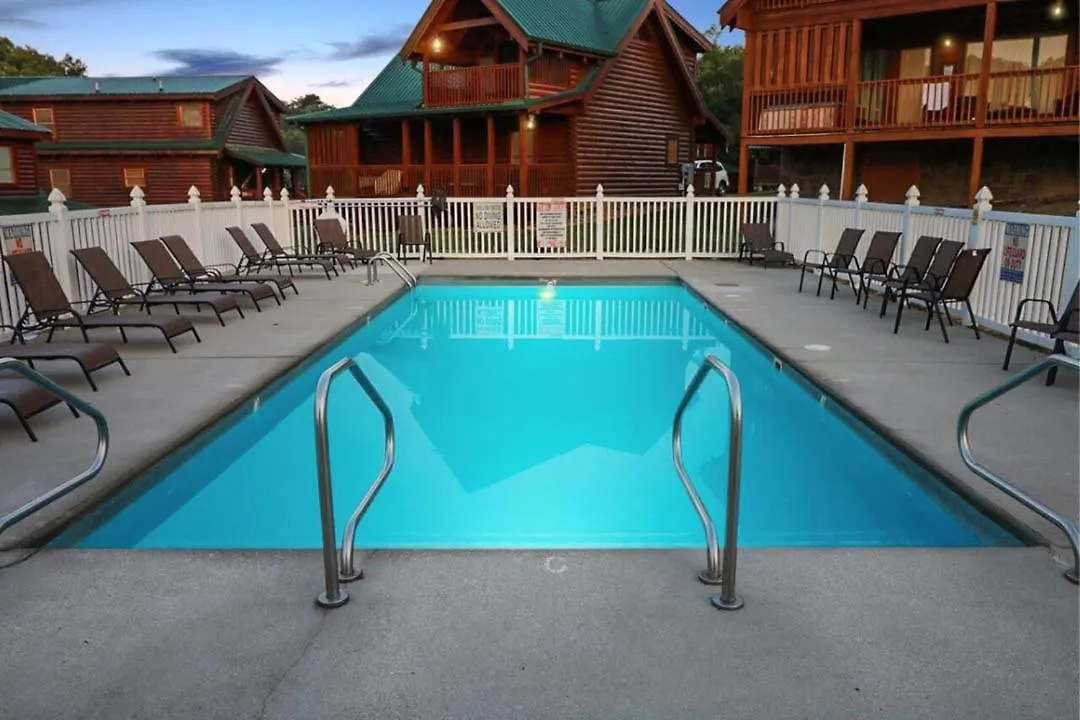 Stunning 2br 5 Min To Pkwy Hot Tub Free Attraction Tickets Pigeon Forge
