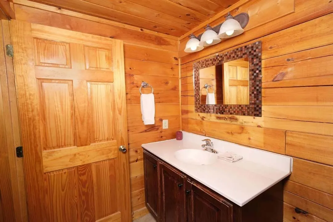 Stunning 2br 5 Min To Pkwy Hot Tub Free Attraction Tickets Holiday home