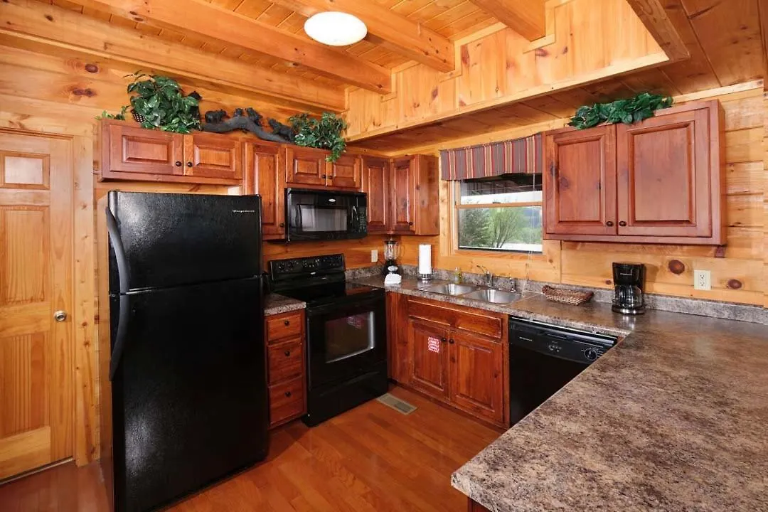 Stunning 2br 5 Min To Pkwy Hot Tub Free Attraction Tickets *