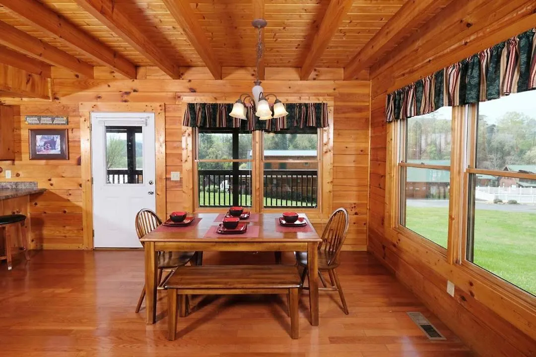 Stunning 2br 5 Min To Pkwy Hot Tub Free Attraction Tickets
