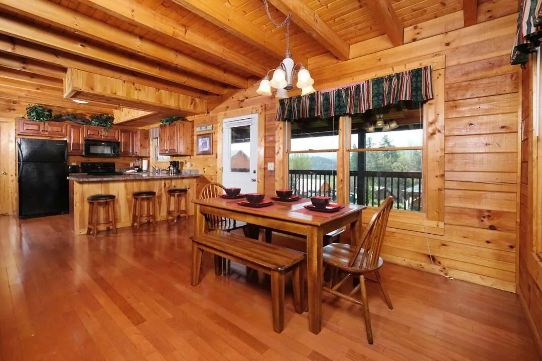 Stunning 2br 5 Min To Pkwy Hot Tub Free Attraction Tickets Holiday home