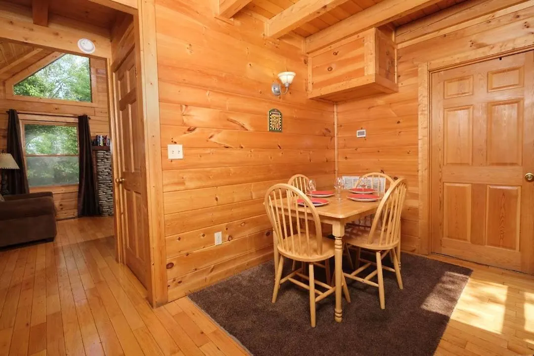 Cozy 2br Hot Tub Pool Table Holiday home *