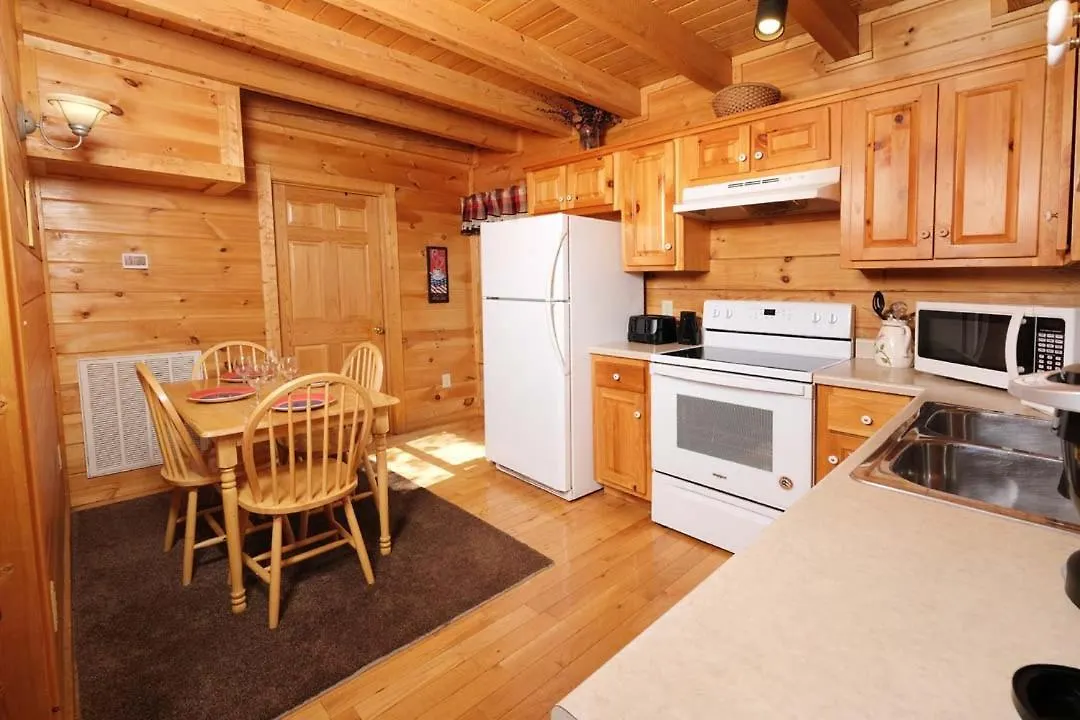Holiday home Cozy 2br Hot Tub Pool Table *