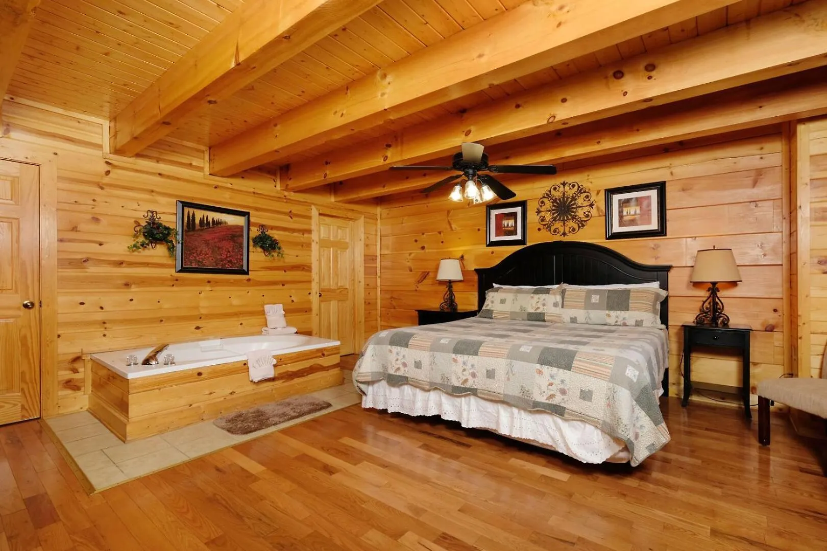 Romantic 1br Unbelievable Views! Hot Tub Holiday home Pigeon Forge