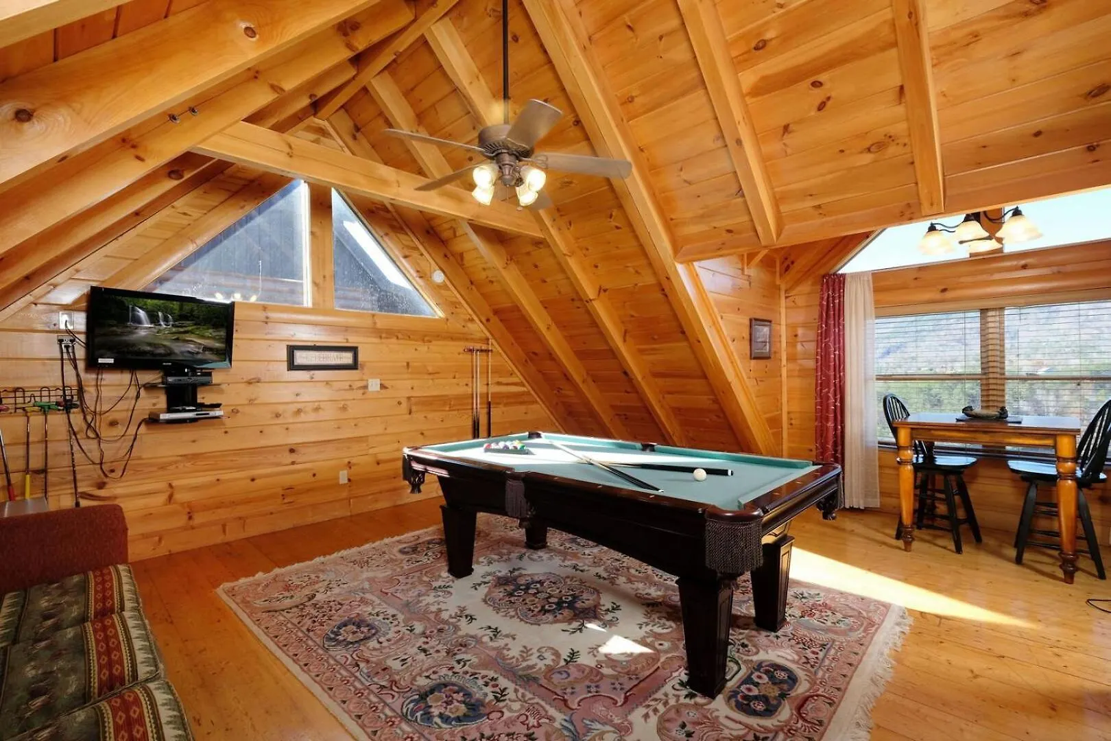 Romantic 1br Unbelievable Views! Hot Tub Holiday home Pigeon Forge