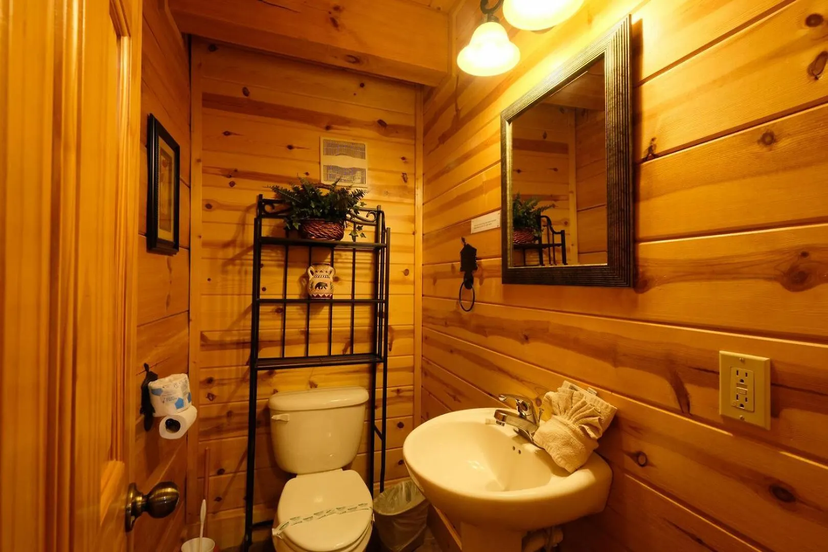 Romantic 1br Unbelievable Views! Hot Tub Holiday home Pigeon Forge