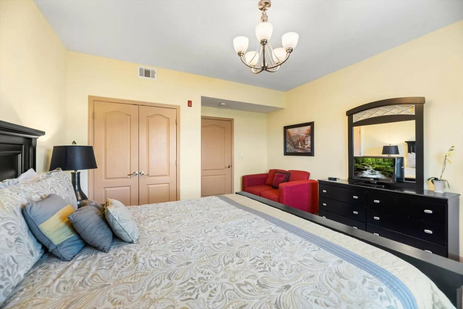 Spacious 3br Just 2 Min To Pkwy *