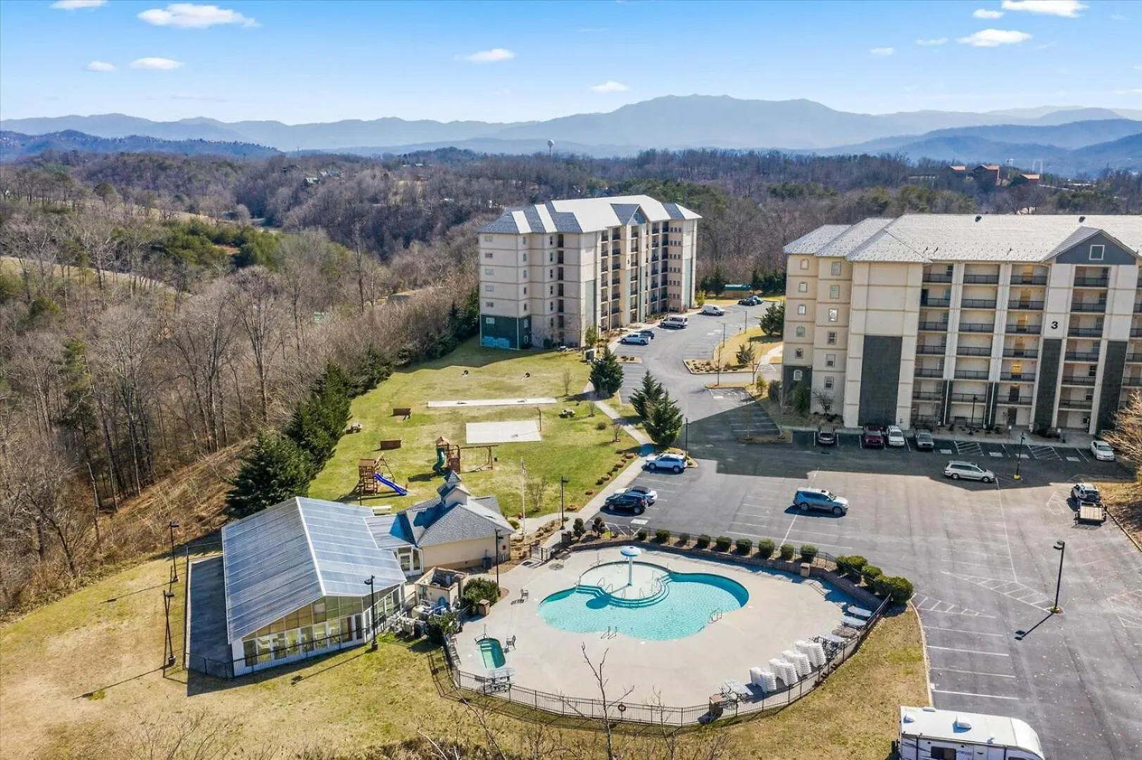 Spacious 3br Just 2 Min To Pkwy Holiday home