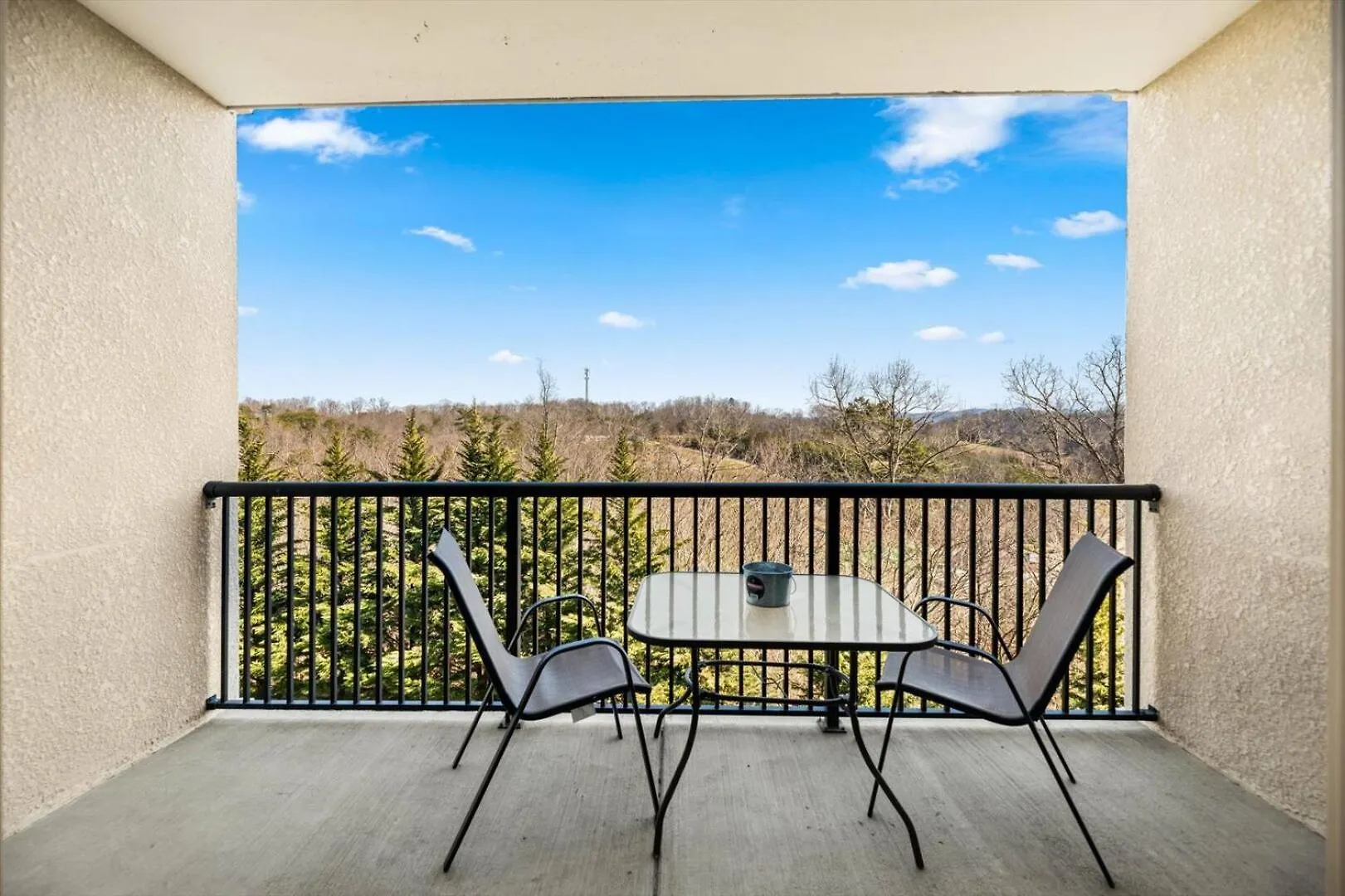 Spacious 3br Just 2 Min To Pkwy Holiday home *