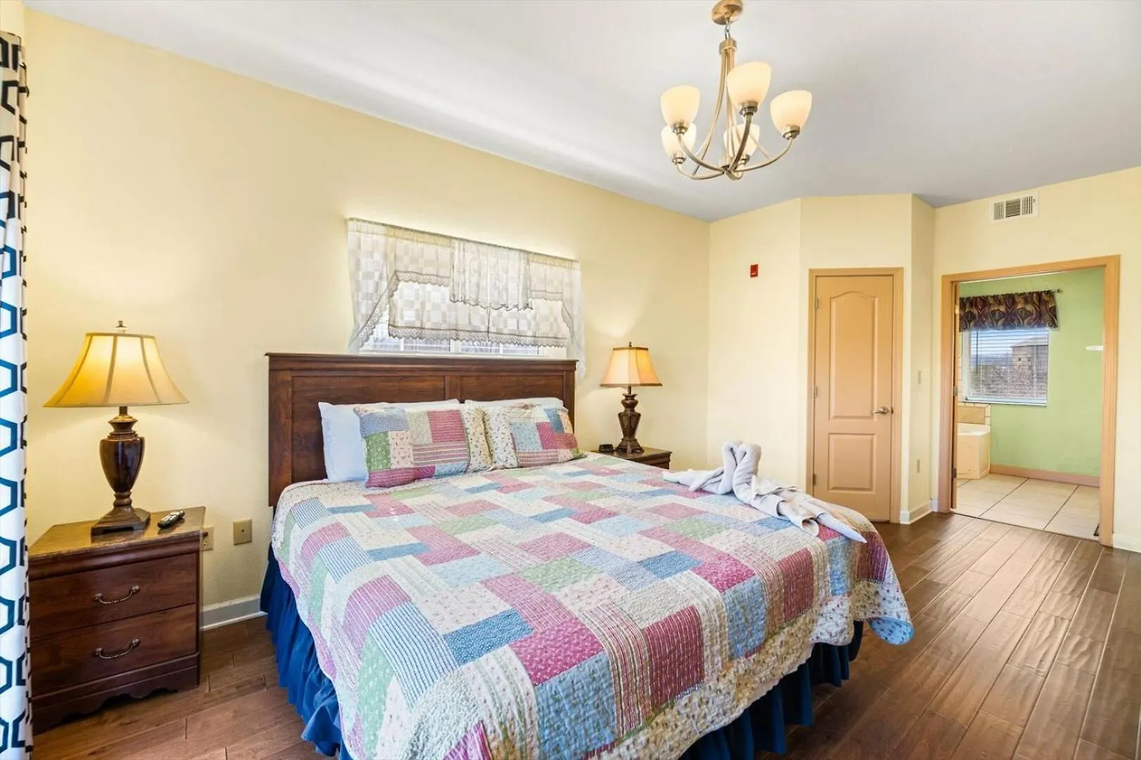 Spacious 3br Just 2 Min To Pkwy Holiday home *