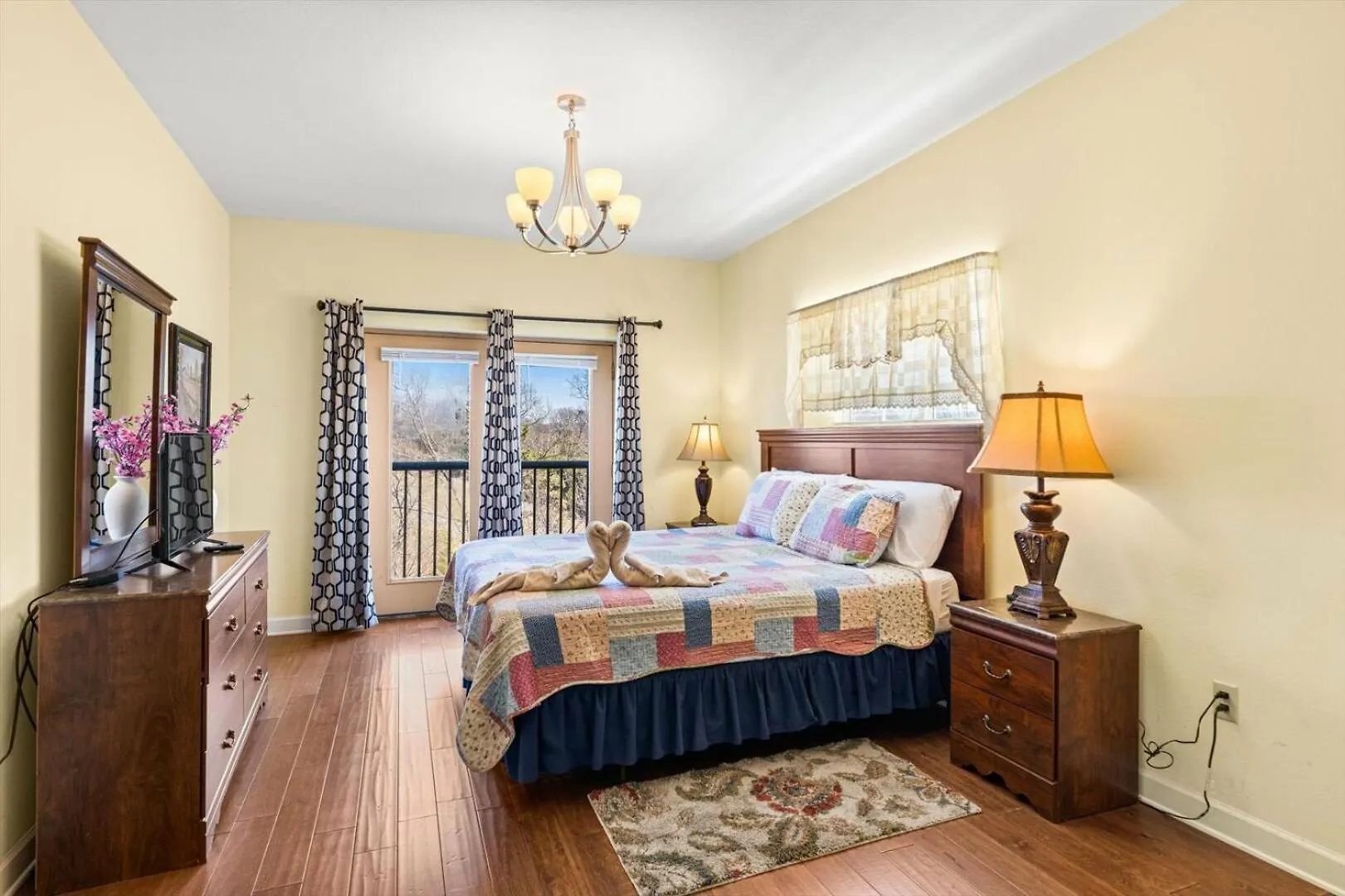 Spacious 3br Just 2 Min To Pkwy Holiday home
