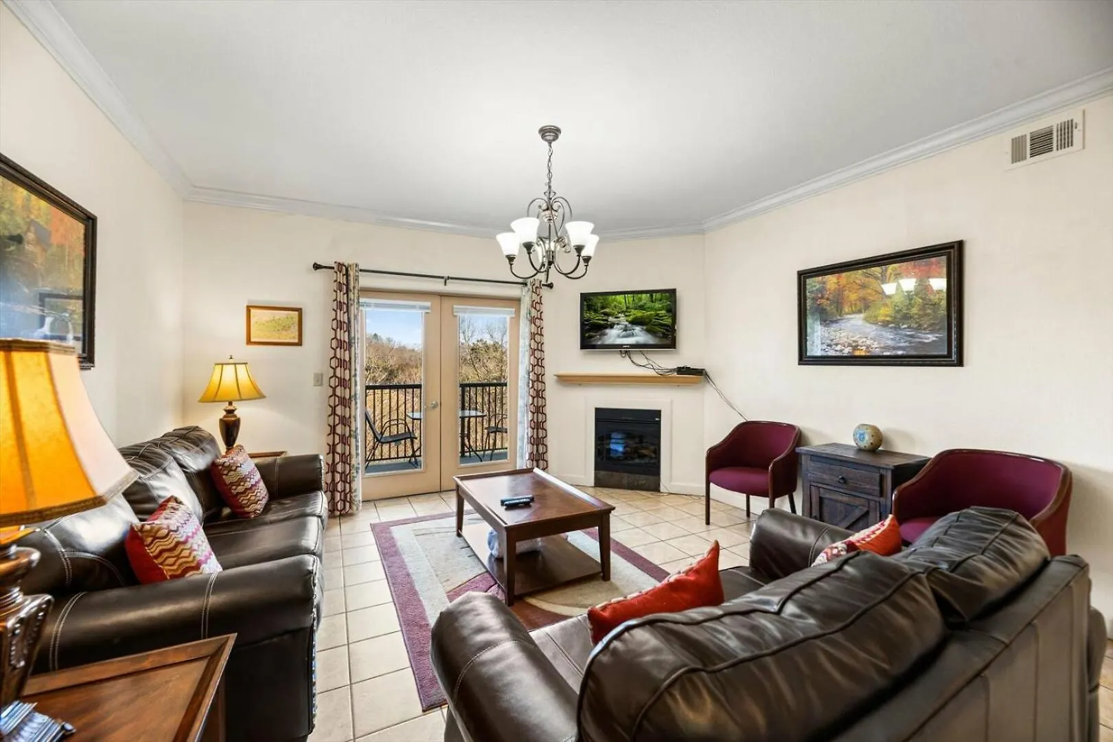 Spacious 3br Just 2 Min To Pkwy Holiday home