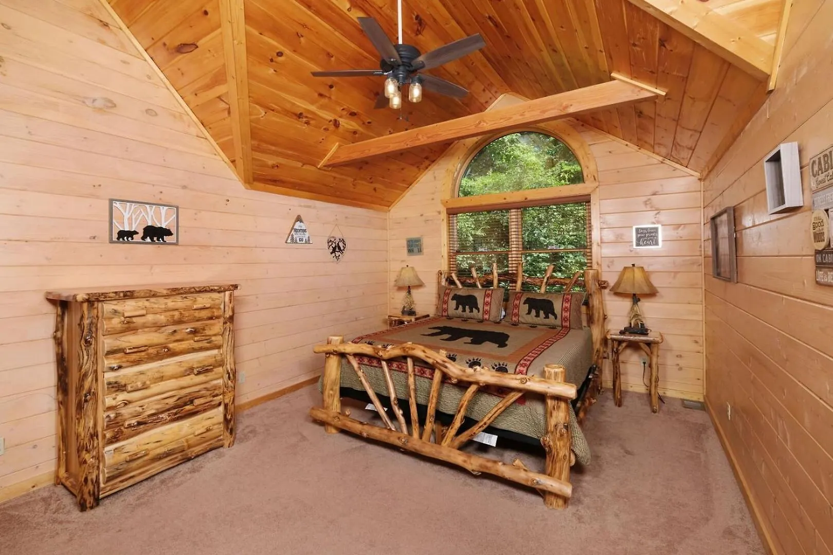 Holiday home Pet Friendly 3br Theater Hot Tub Pool Table