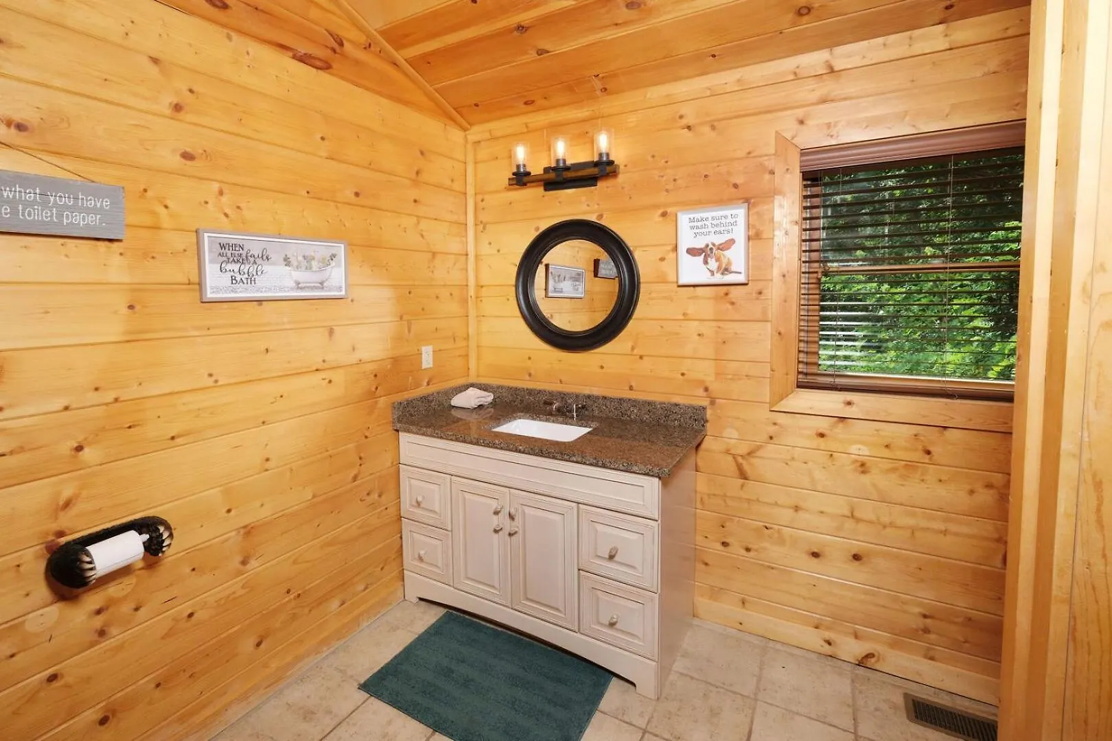 Pet Friendly 3br Theater Hot Tub Pool Table *