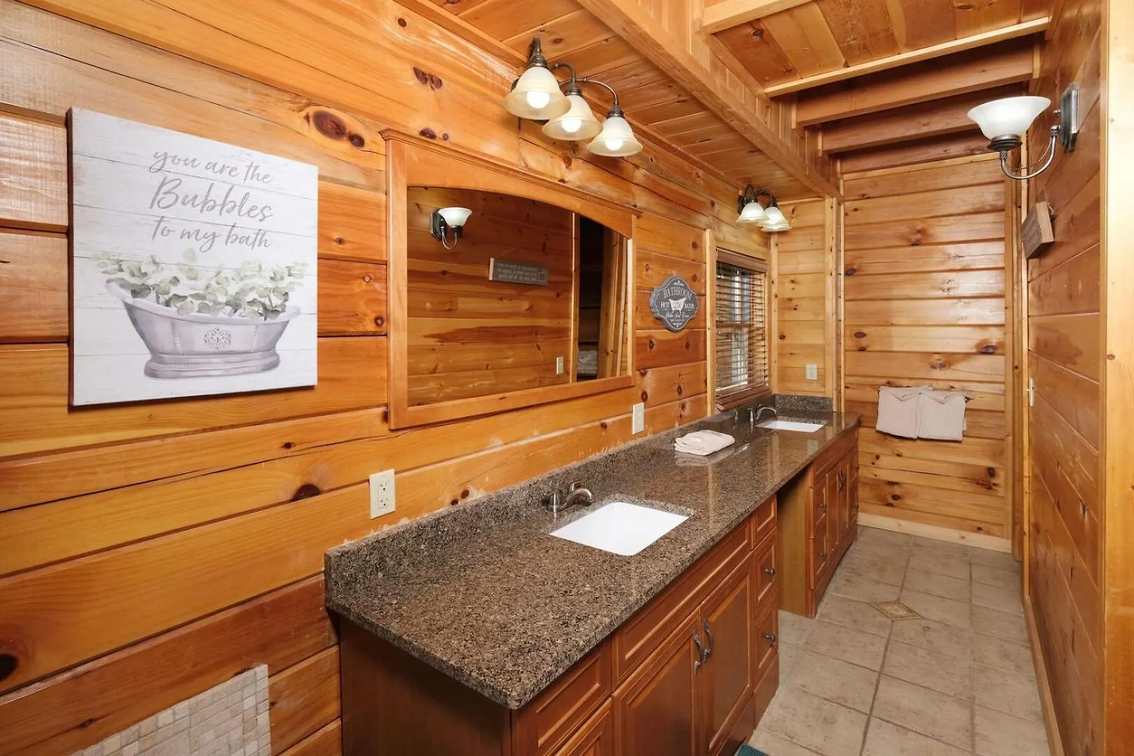 Pet Friendly 3br Theater Hot Tub Pool Table Pigeon Forge
