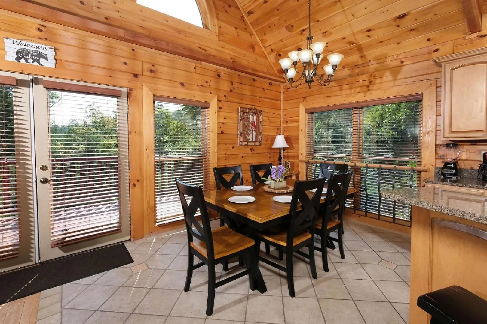 Pet Friendly 3br Theater Hot Tub Pool Table Holiday home *