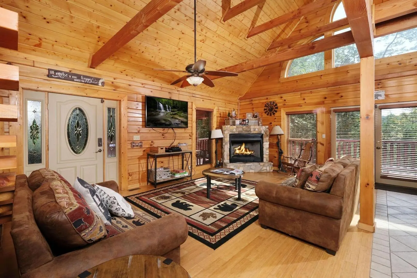 Pet Friendly 3br Theater Hot Tub Pool Table * Pigeon Forge