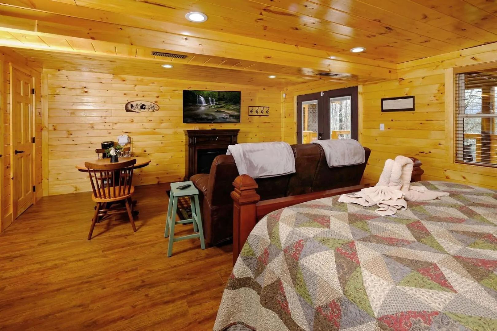 Holiday home Cozy And Relaxing 2br Hot Tub Pool Table Free Attraction Tickets