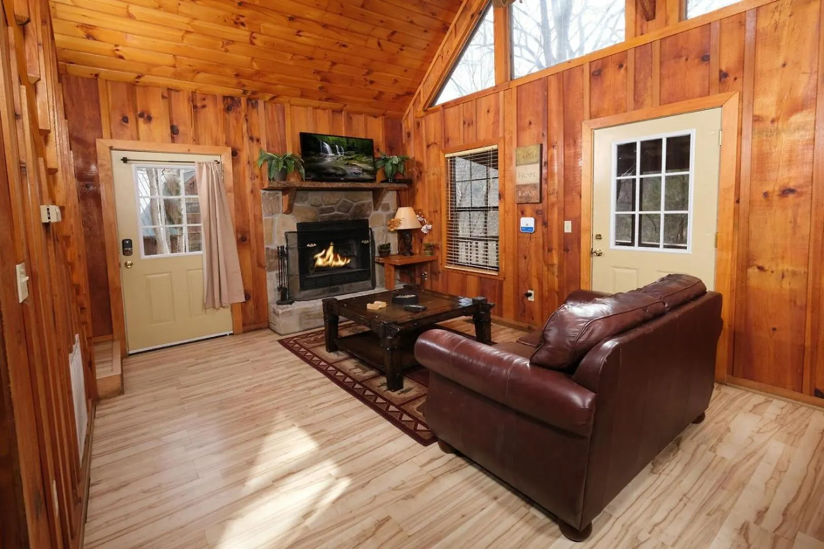 Romantic 1br Hot Tub Free Attraction Tickets Holiday home
