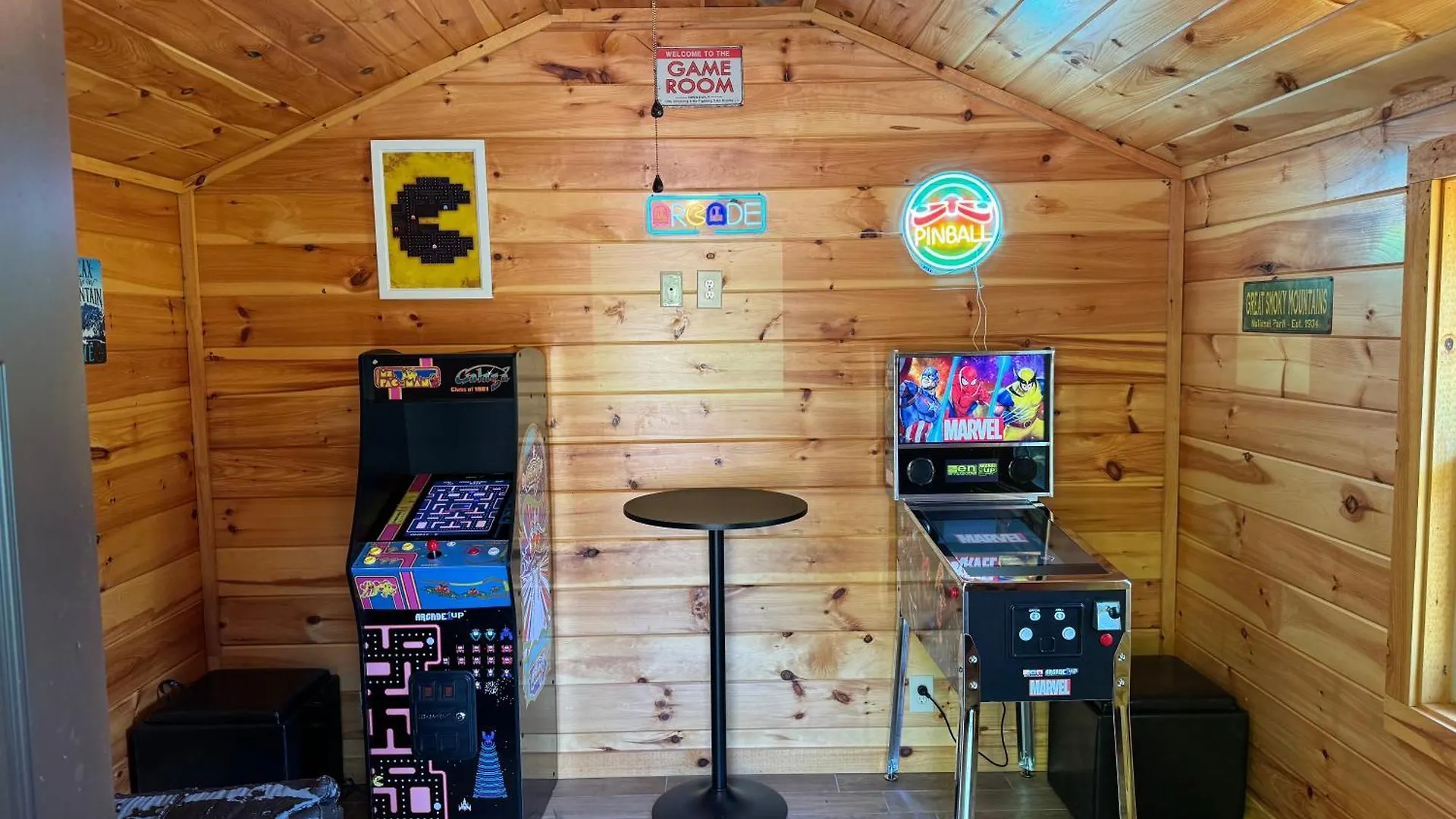 Modern 3br Views Hot Tub Fire Pit Gameroom Free Attraction Tickets Pigeon Forge