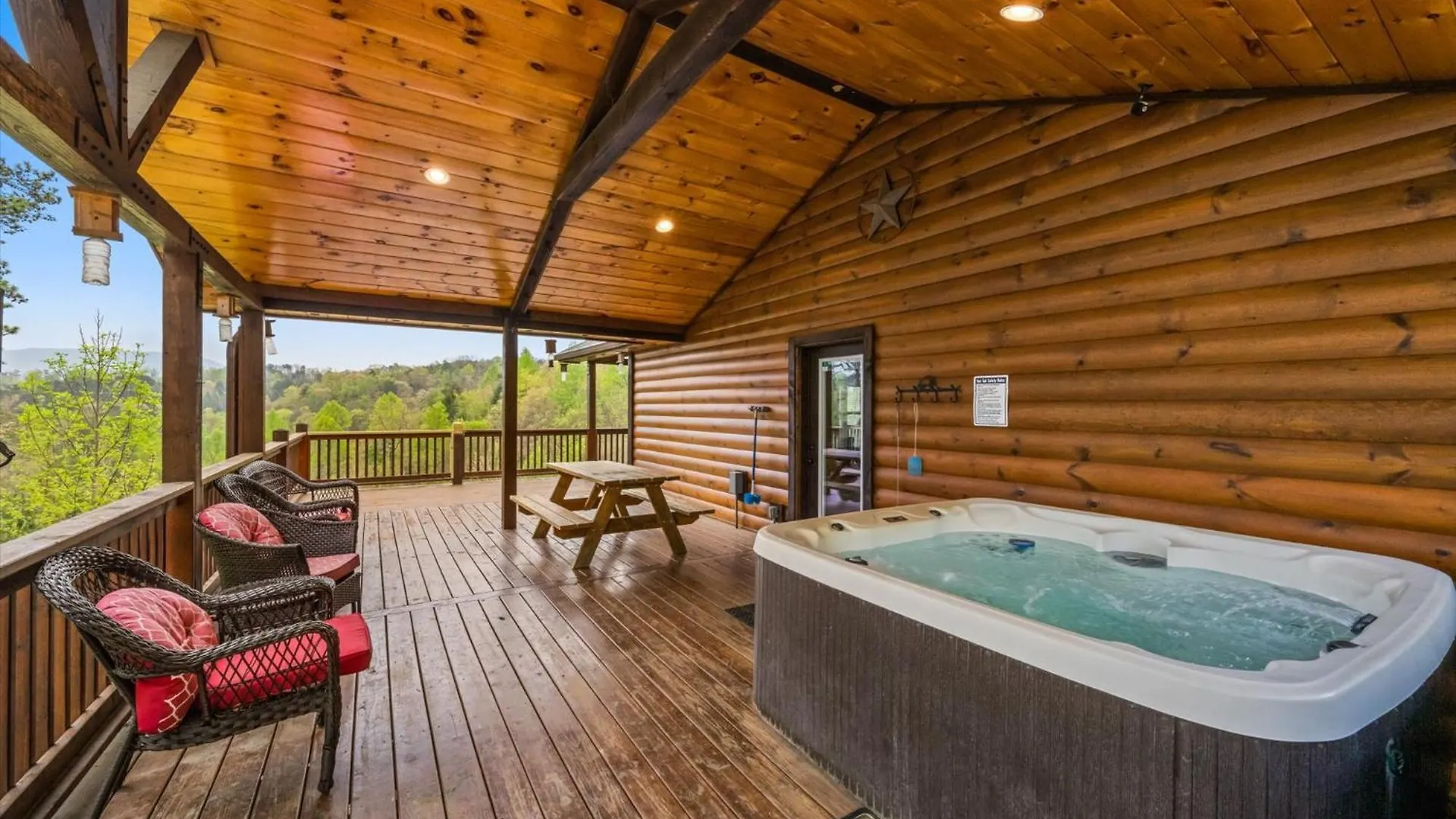 Modern 3br Views Hot Tub Fire Pit Gameroom Free Attraction Tickets * Pigeon Forge