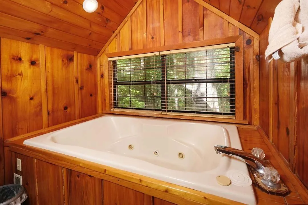 Casa de Férias Romantic 1br Hot Tub Free Attraction Tickets Pigeon Forge