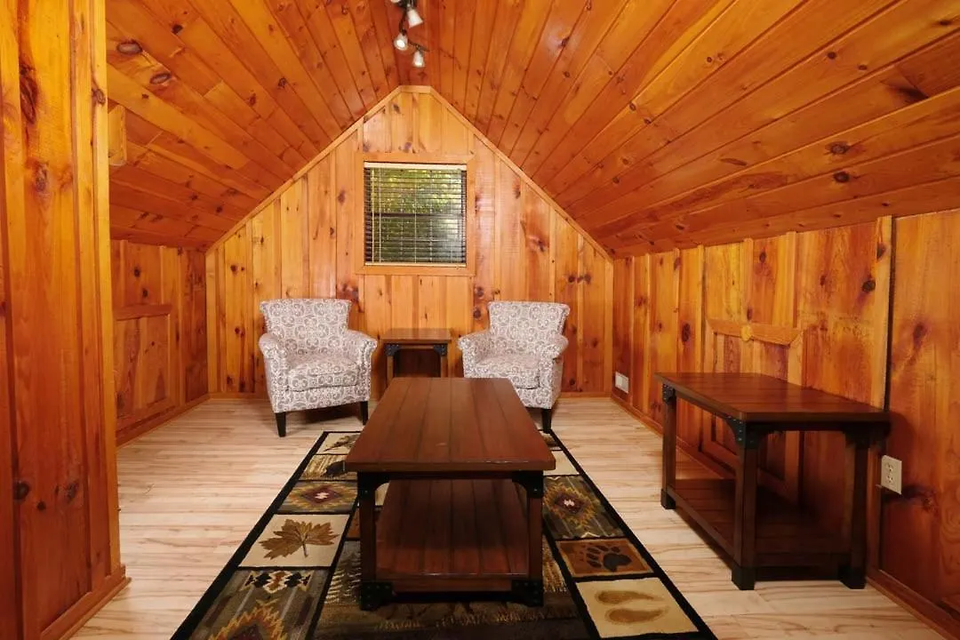 Romantic 1br Hot Tub Free Attraction Tickets Pigeon Forge
