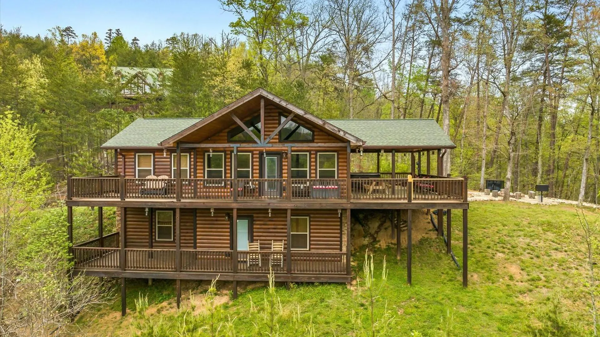Modern 3br Views Hot Tub Fire Pit Gameroom Free Attraction Tickets * Pigeon Forge