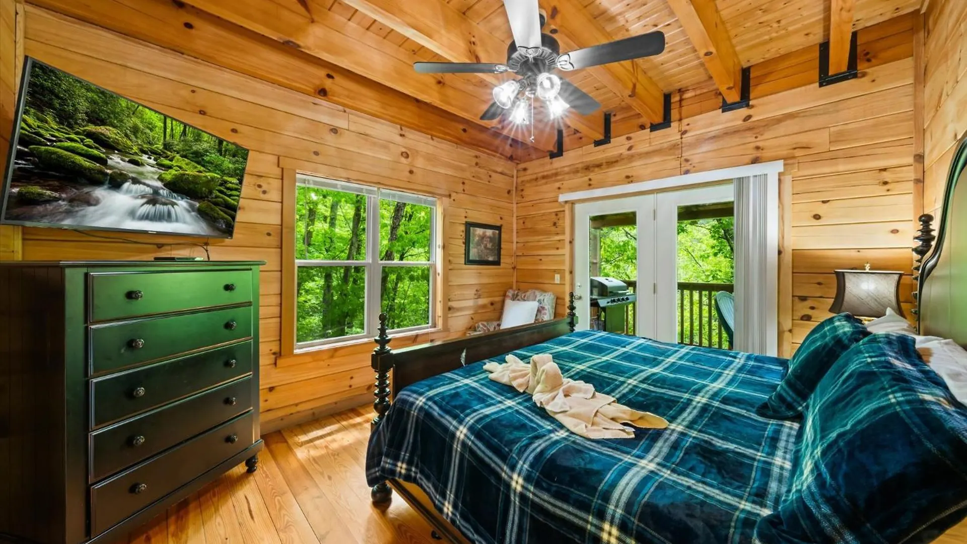 Holiday home Relaxing 3br Fire Pit Pool Table Hot Tub Free Attraction Tickets