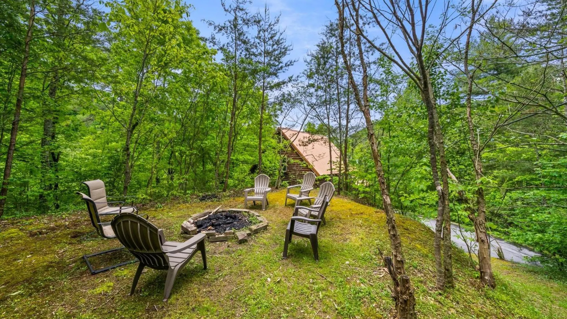 Relaxing 3br Fire Pit Pool Table Hot Tub Free Attraction Tickets *