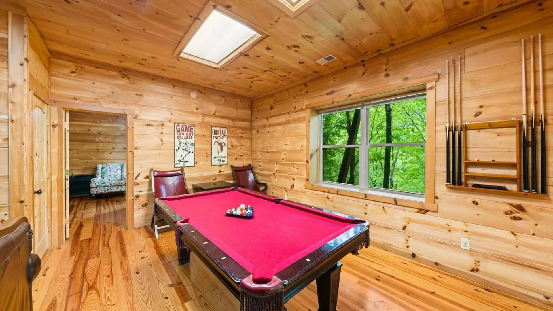 Relaxing 3br Fire Pit Pool Table Hot Tub Free Attraction Tickets