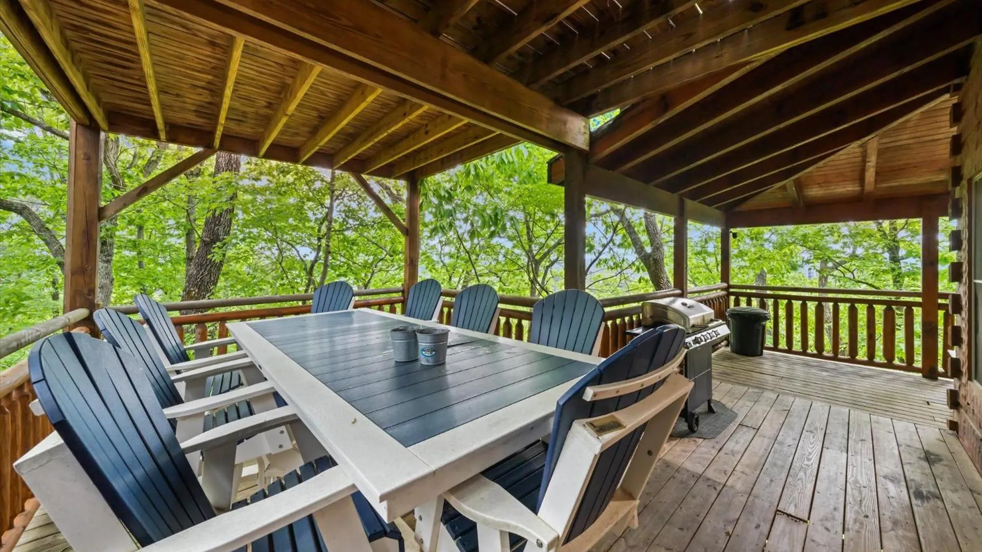 Spacious 5br Sleeps 10 Gameroom Hot Tub Free Attraction Tickets Holiday home