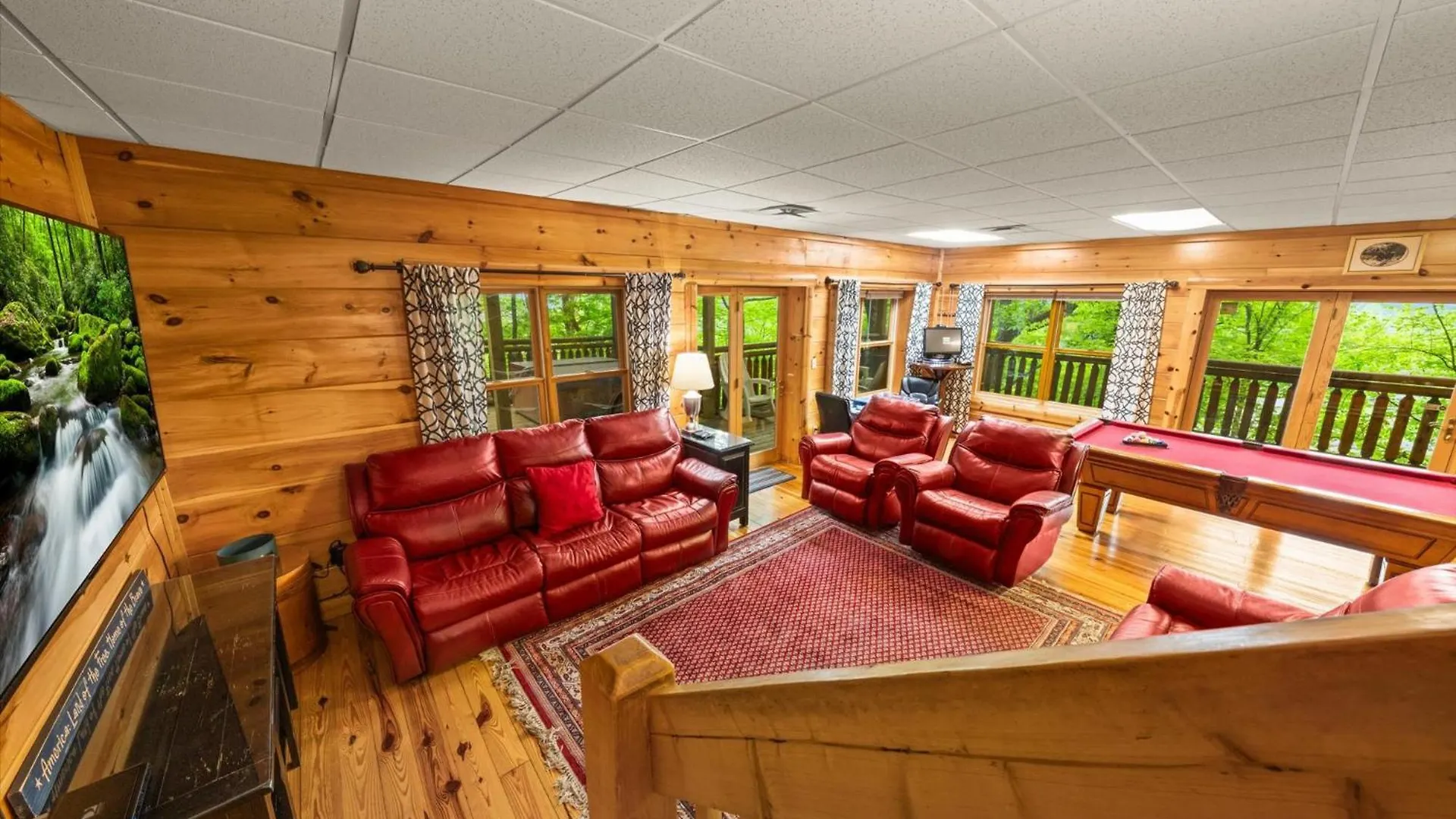 Spacious 5br Sleeps 10 Gameroom Hot Tub Free Attraction Tickets *