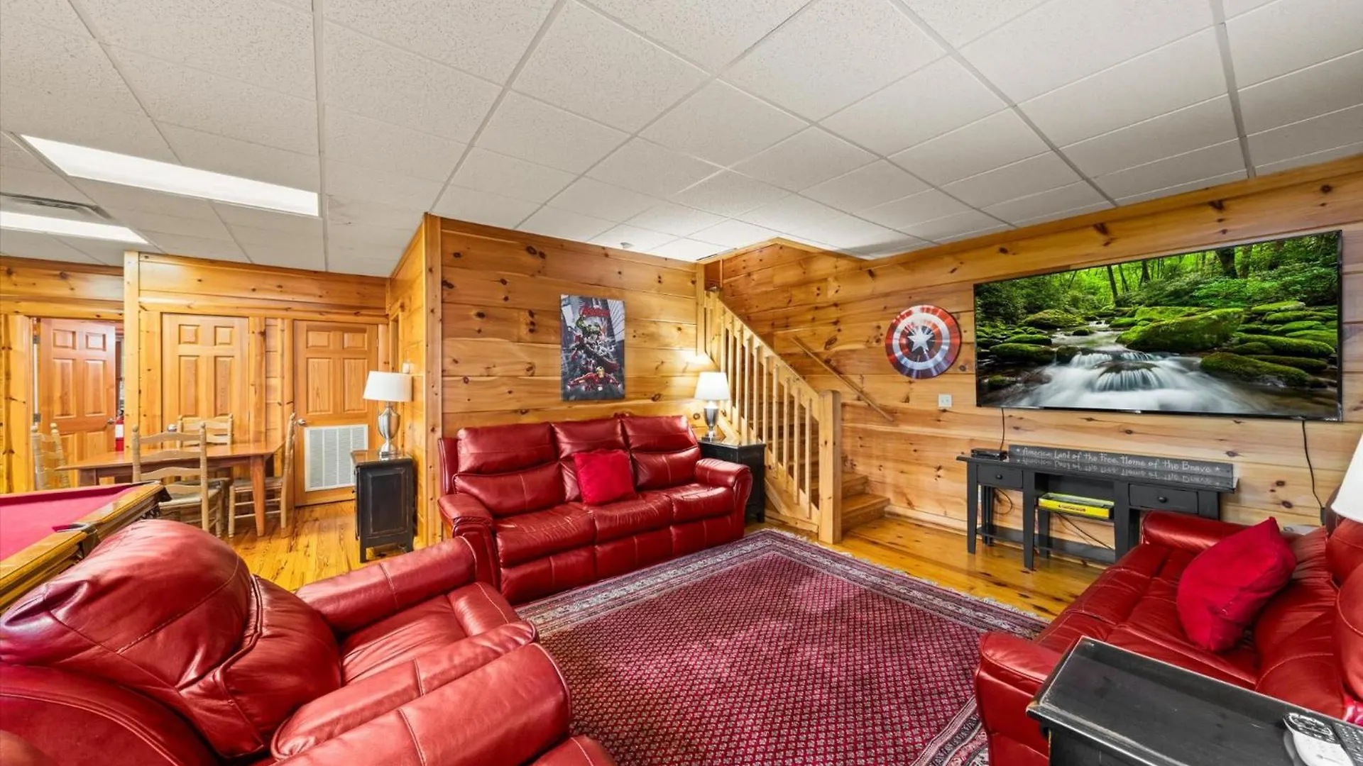 Spacious 5br Sleeps 10 Gameroom Hot Tub Free Attraction Tickets Pigeon Forge