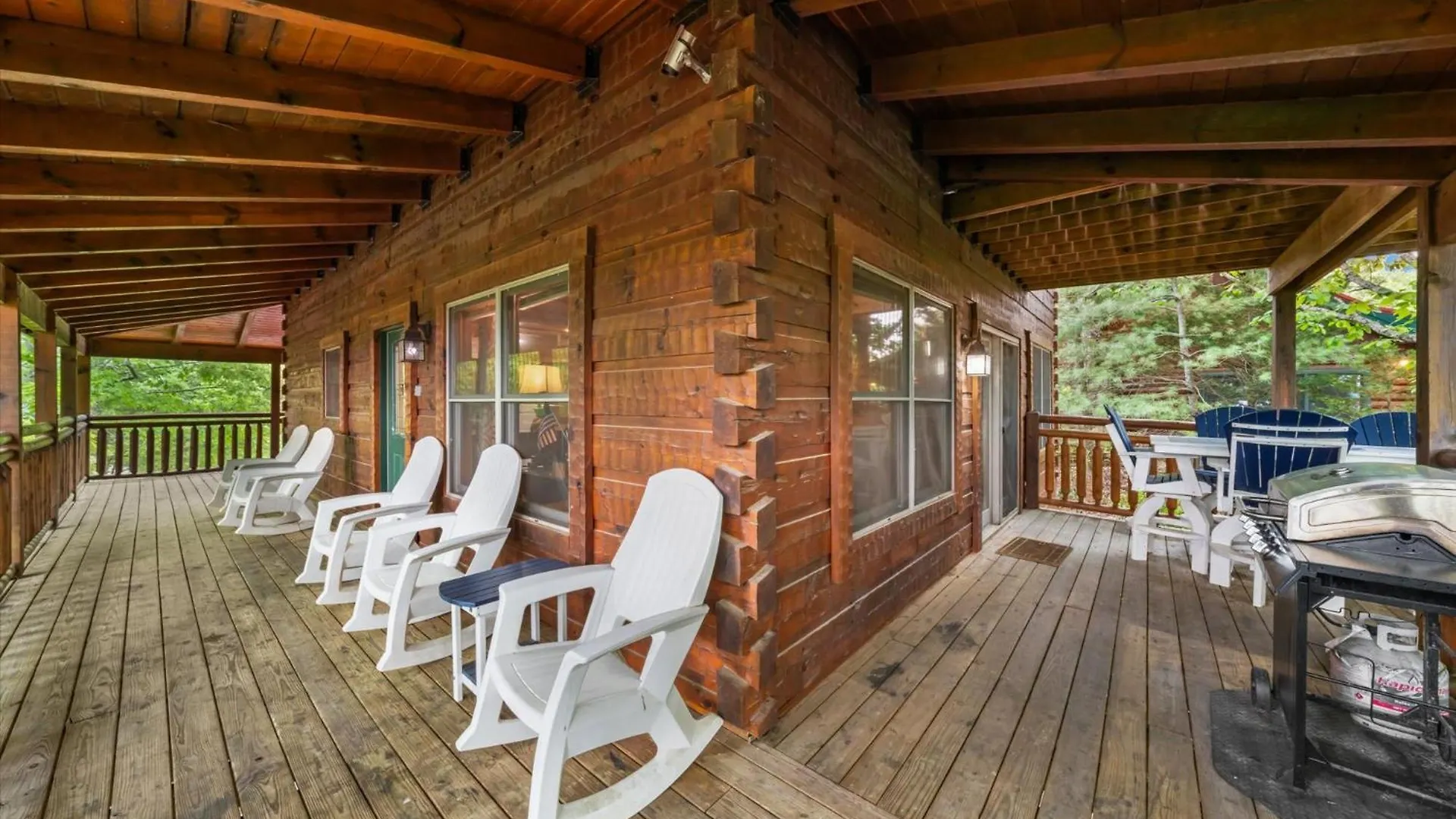 Spacious 5br Sleeps 10 Gameroom Hot Tub Free Attraction Tickets Holiday home