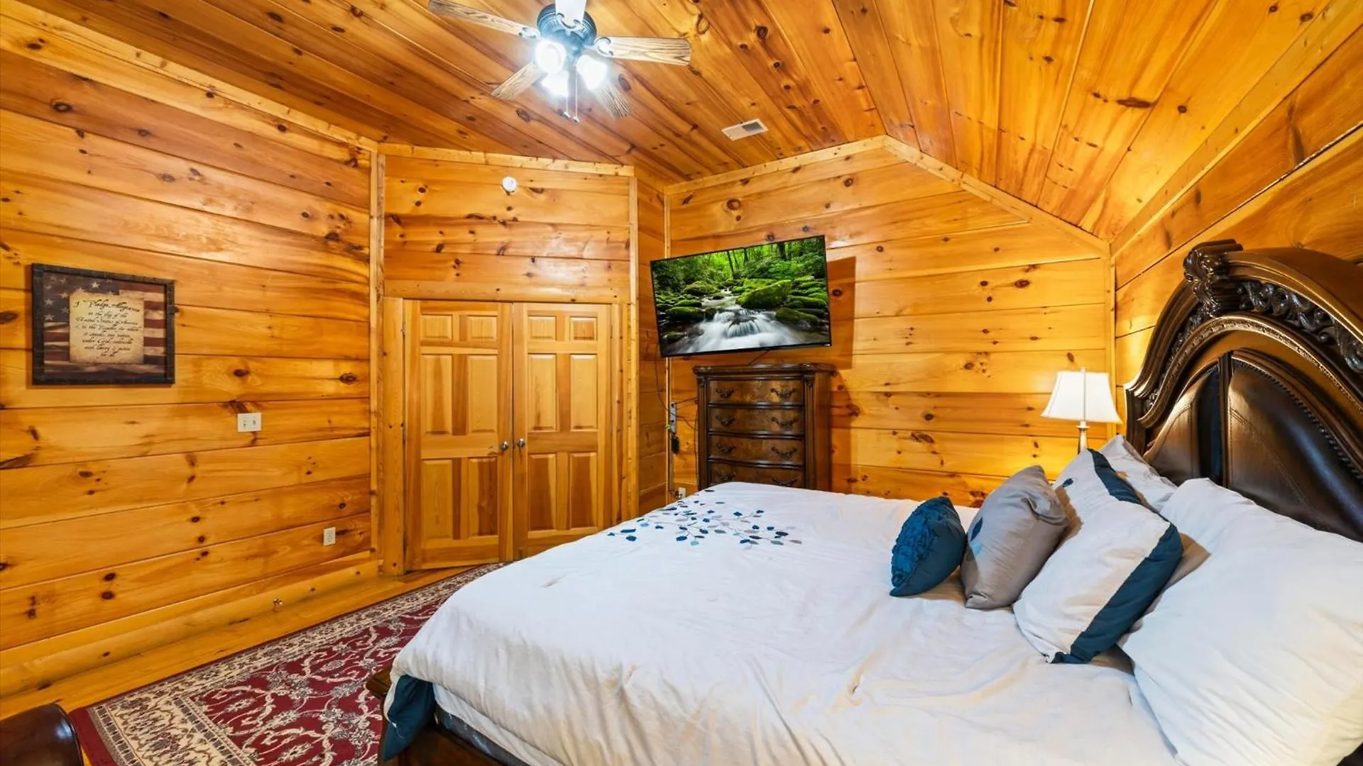 Spacious 5br Sleeps 10 Gameroom Hot Tub Free Attraction Tickets *