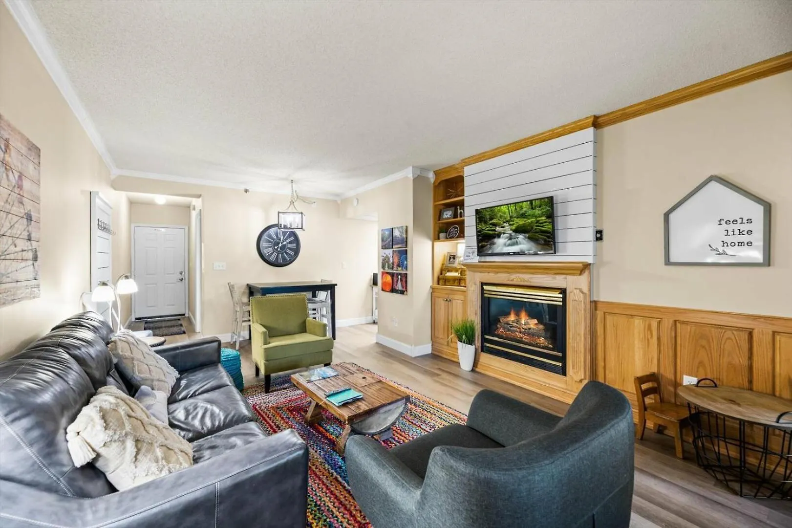 2br Modern Riverfront On Pkwy! Pigeon Forge