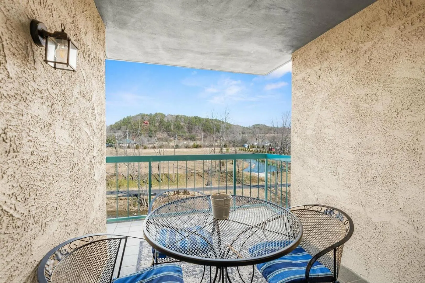 2br Modern Riverfront On Pkwy! Pigeon Forge